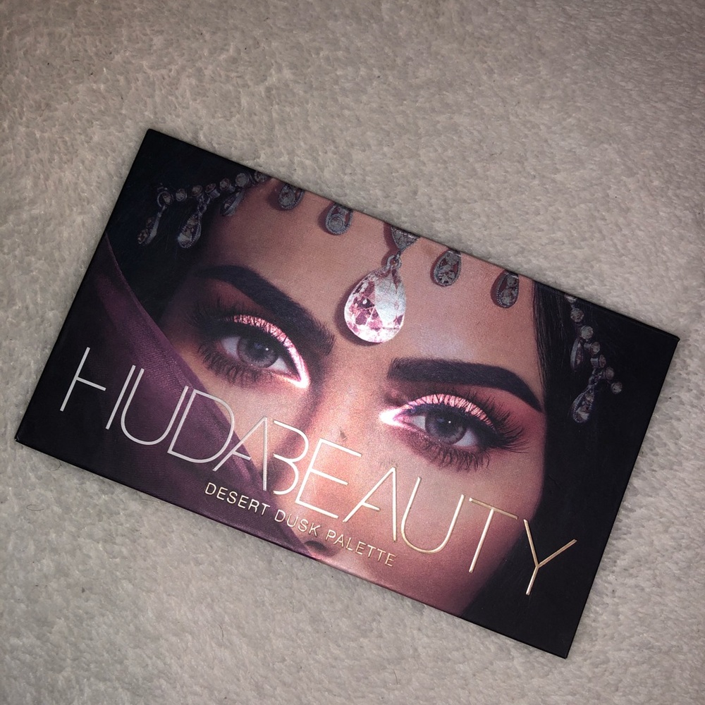 HUDA BEAUTY Desert Dusk Palette